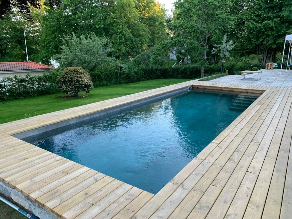 waterproof swimming pool with cementmix